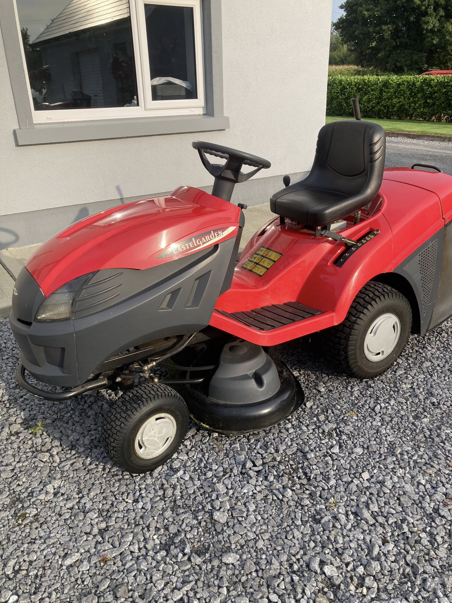 Lawn mower gallery image 1