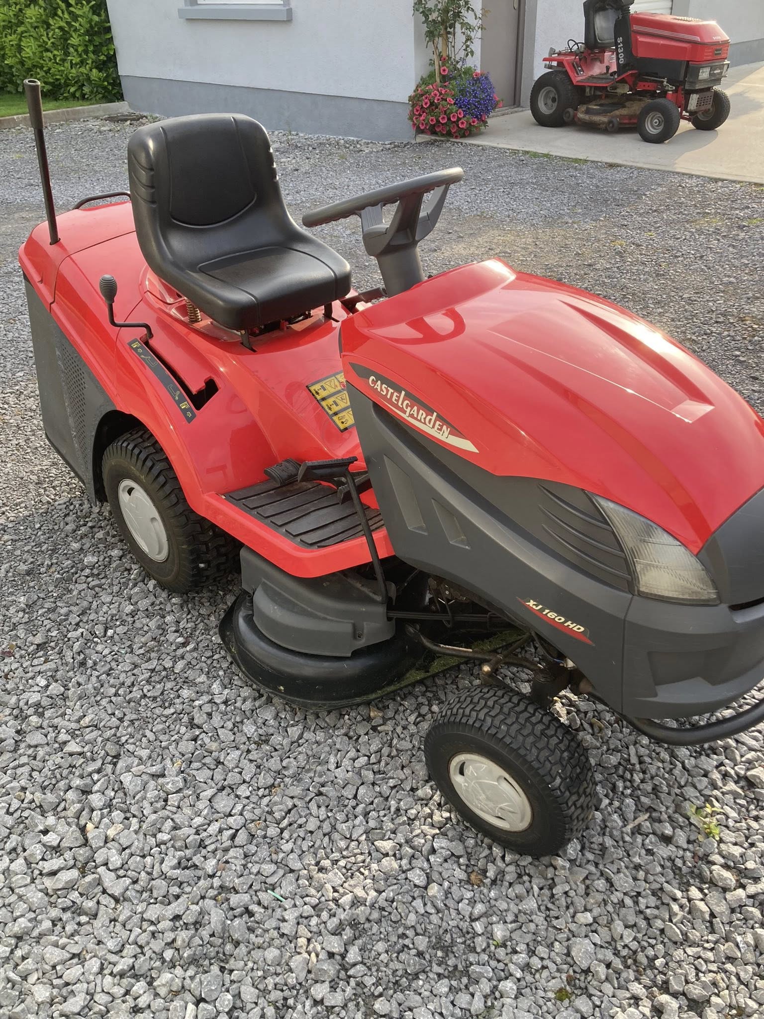 Lawn mower gallery image 2
